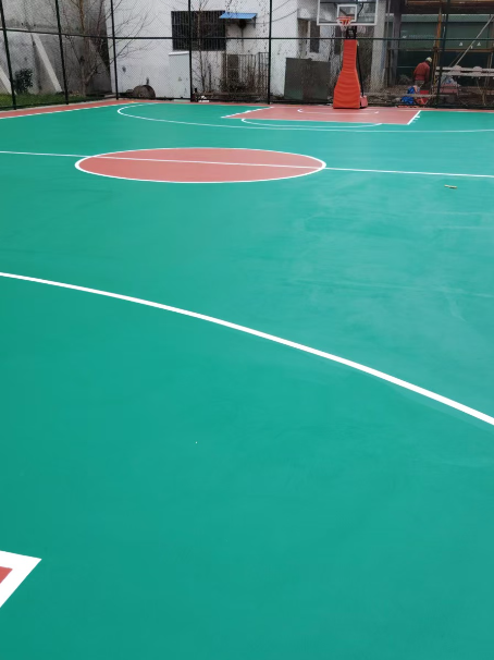 黑龙江 球场长期使用易出现地面开裂